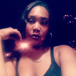 Meet your Posher, Ebony